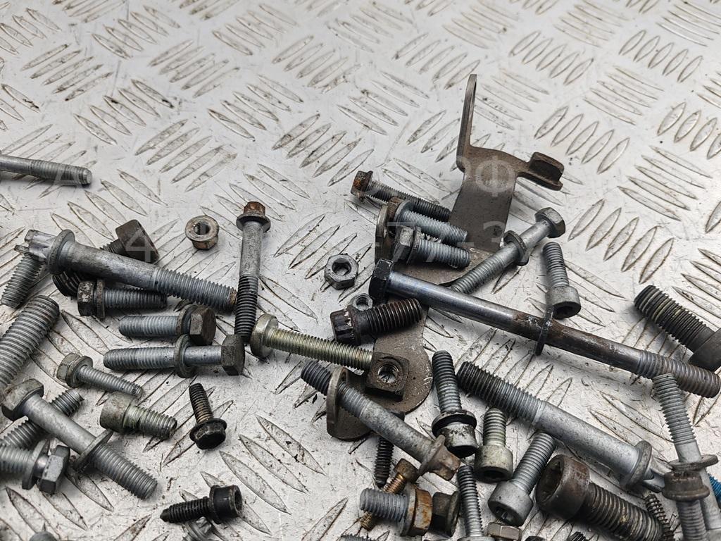 Болт коленвала