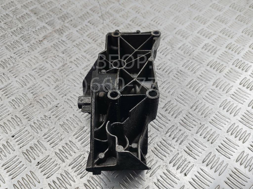 Кронштейн генератора