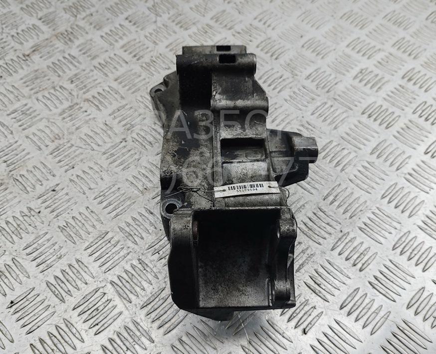 Кронштейн генератора