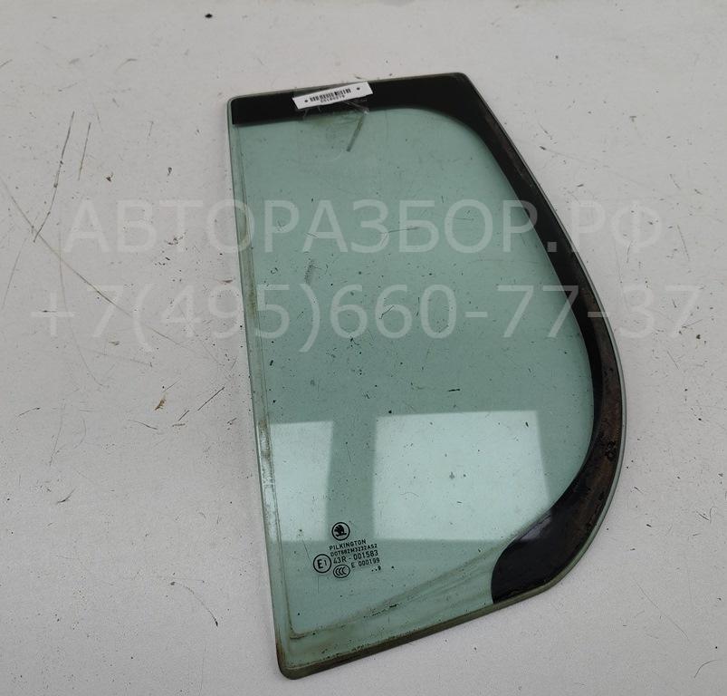 Стекло двери задней левой (форточка)