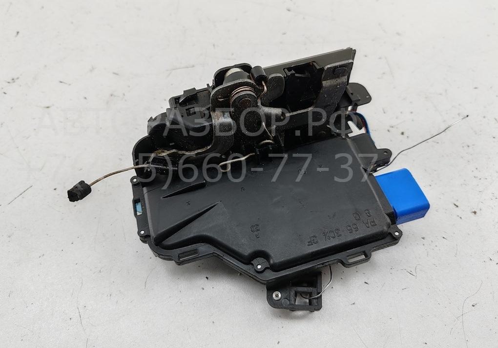 Замок двери передней левой