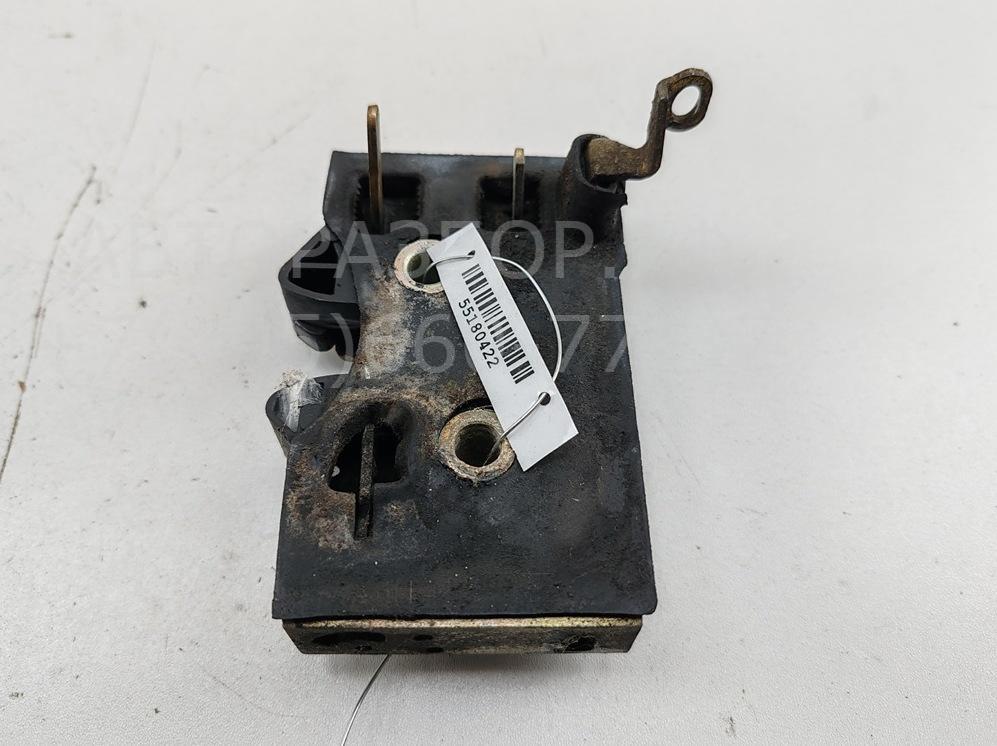 Замок двери передней левой