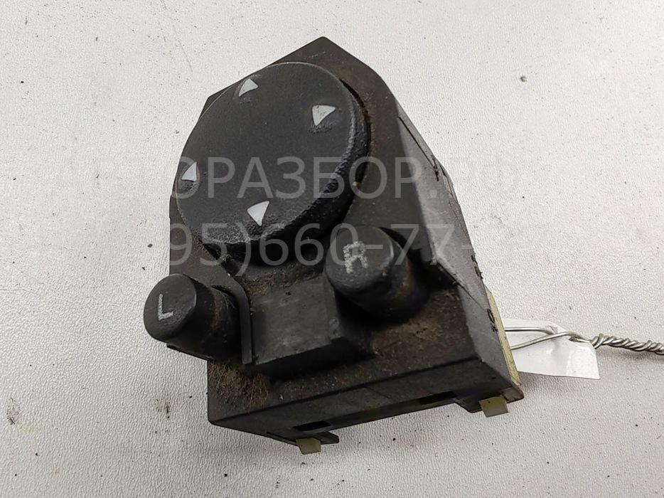 Кнопка регулировки зеркала