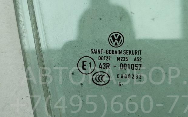 Стекло двери передней правой