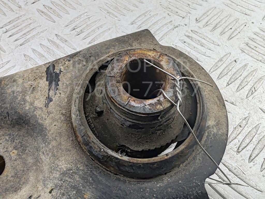 Рычаг передний правый