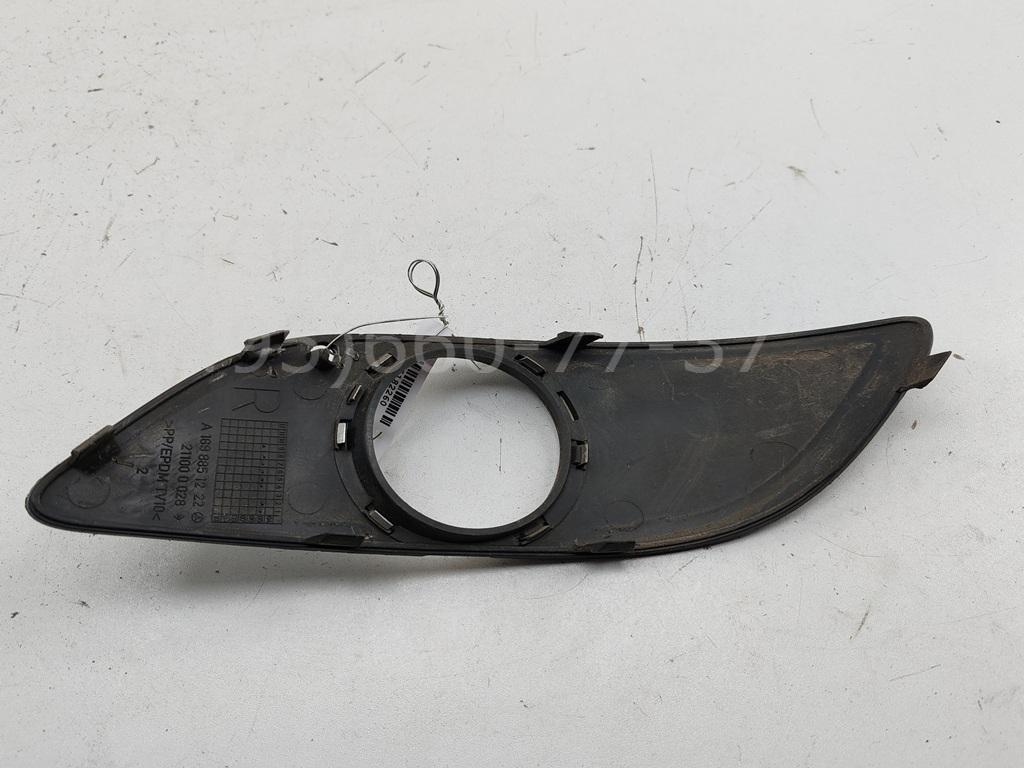 Рамка противотуманной фары правой