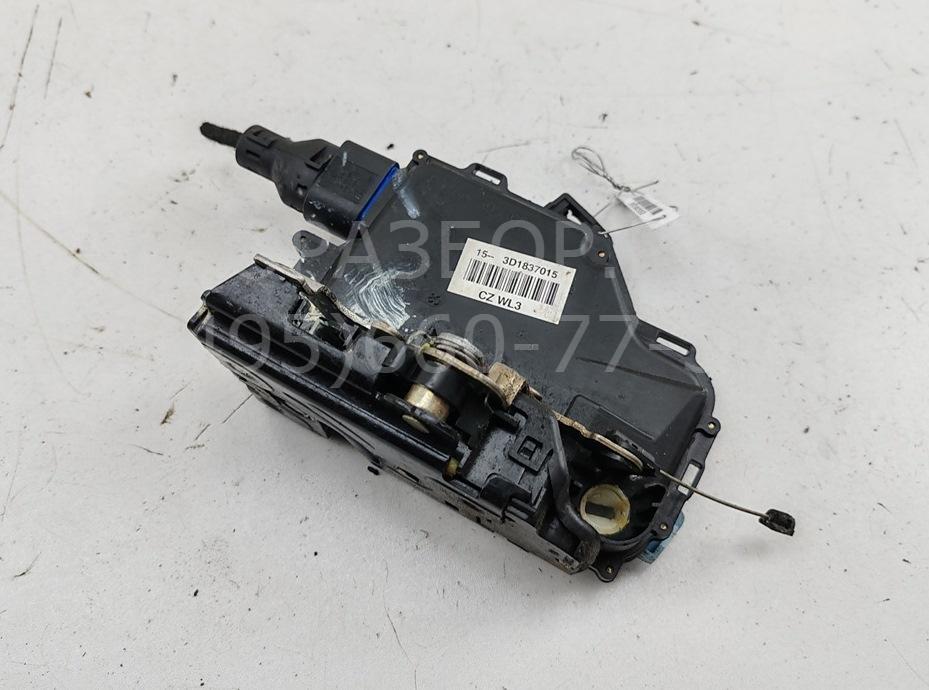 Замок двери передней левой