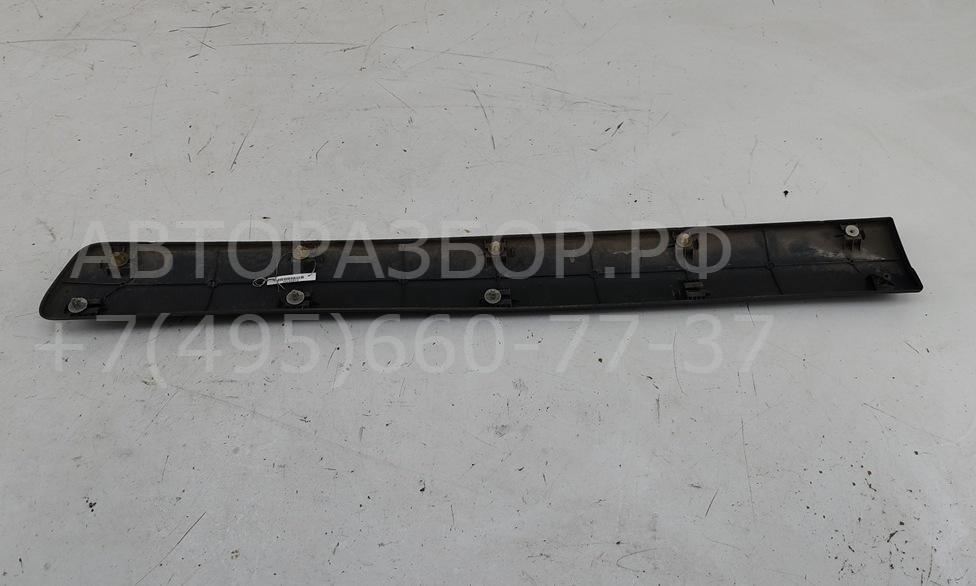 Молдинг двери передней левой