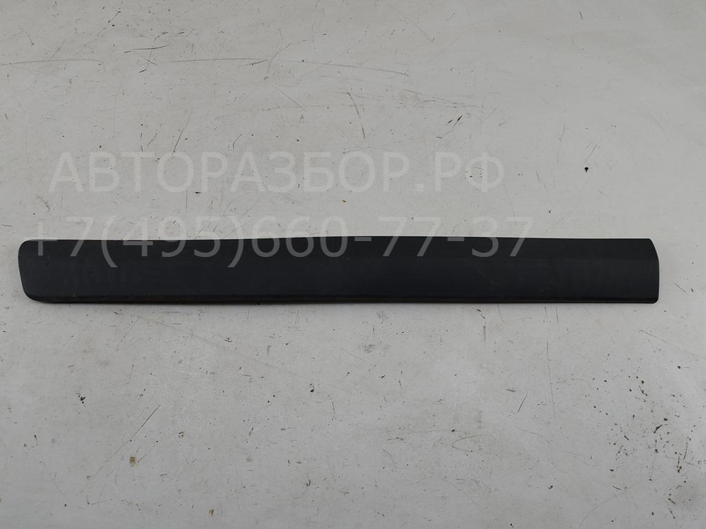 Молдинг двери передней левой