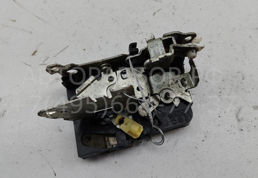 Замок двери задней левой