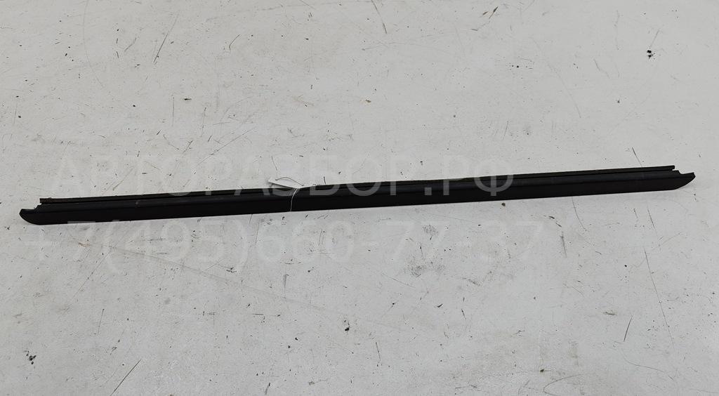 Накладка стекла заднего левого