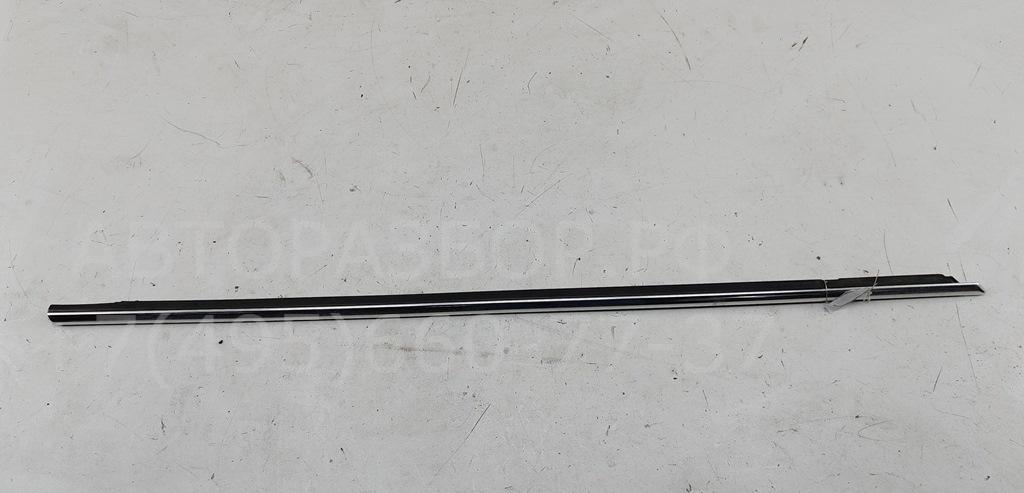 Накладка стекла переднего правого