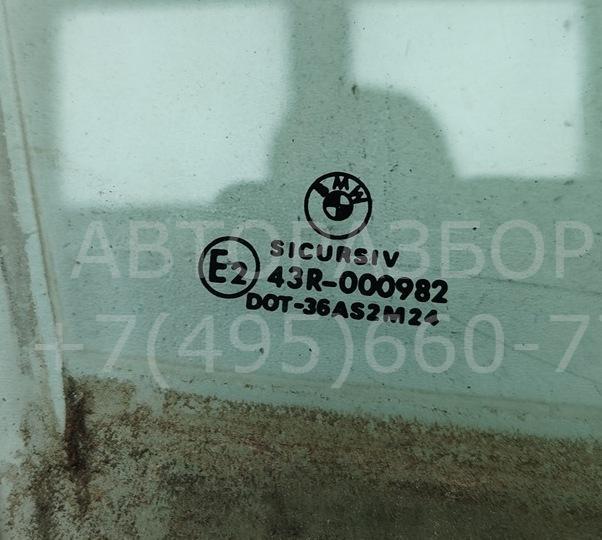 Стекло двери передней правой