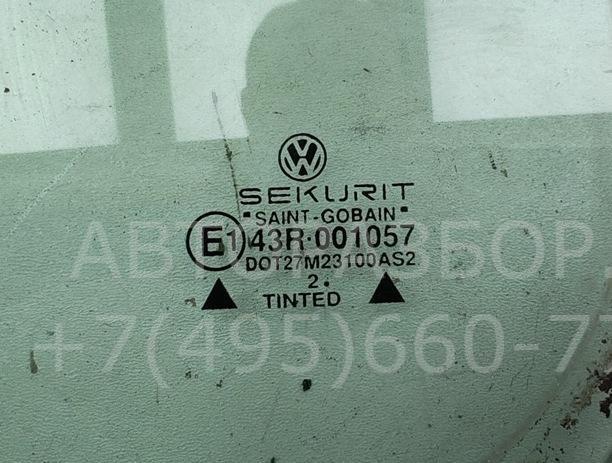 Стекло двери задней левой (форточка)