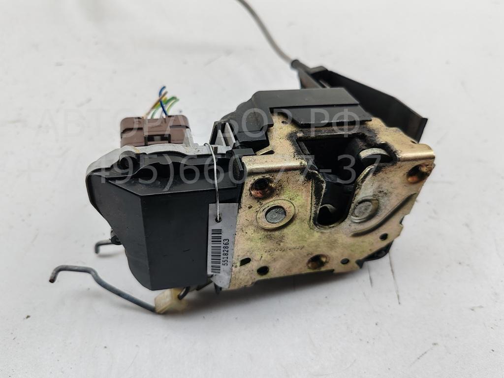 Замок двери передней левой