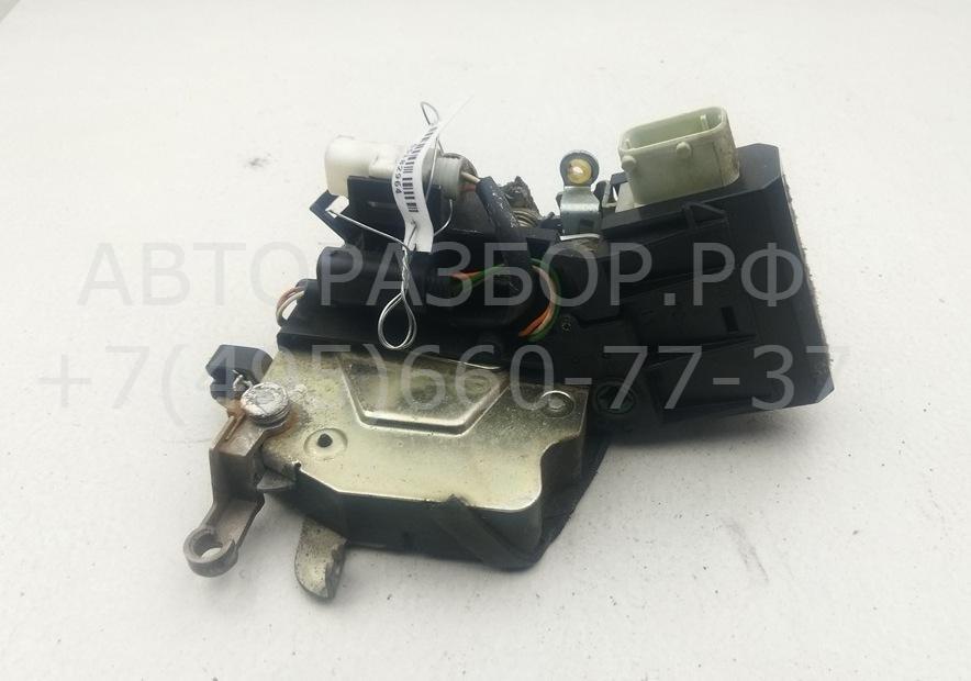 Замок двери передней левой