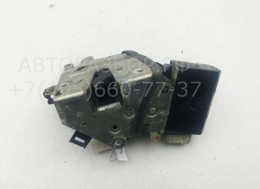 Замок двери передней левой