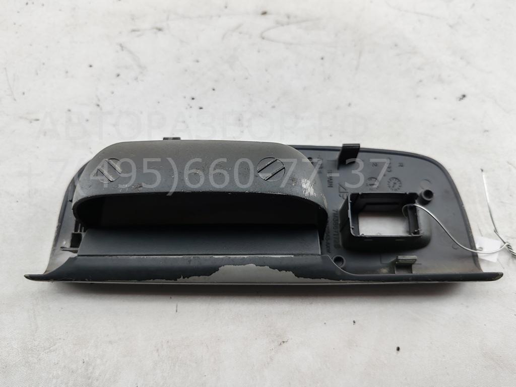 Ручка двери передней внутренняя правая