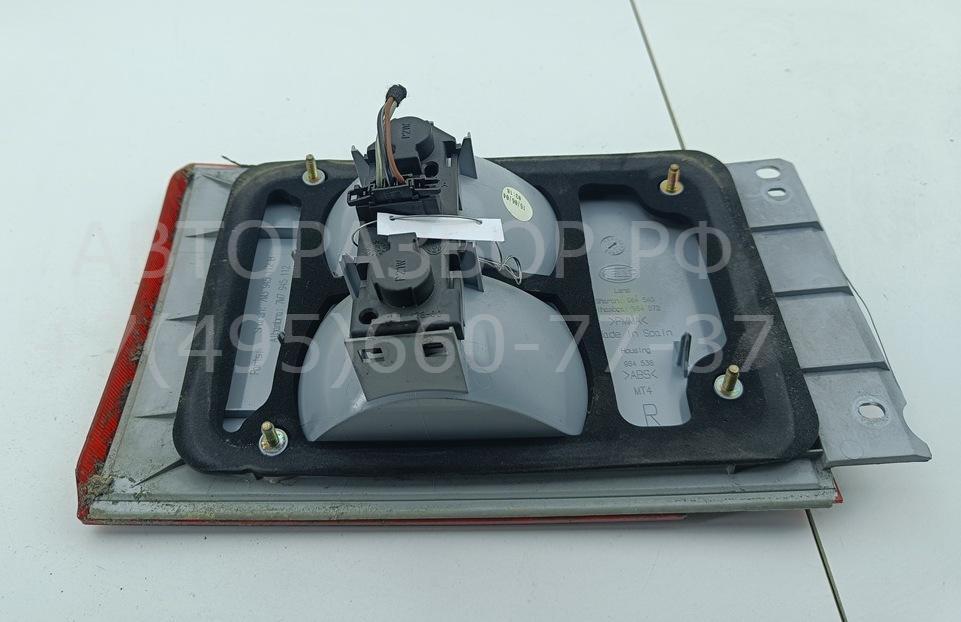 Фонарь задний внутренний правый