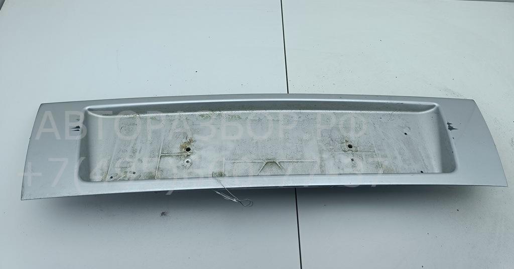 Накладка крышки багажника