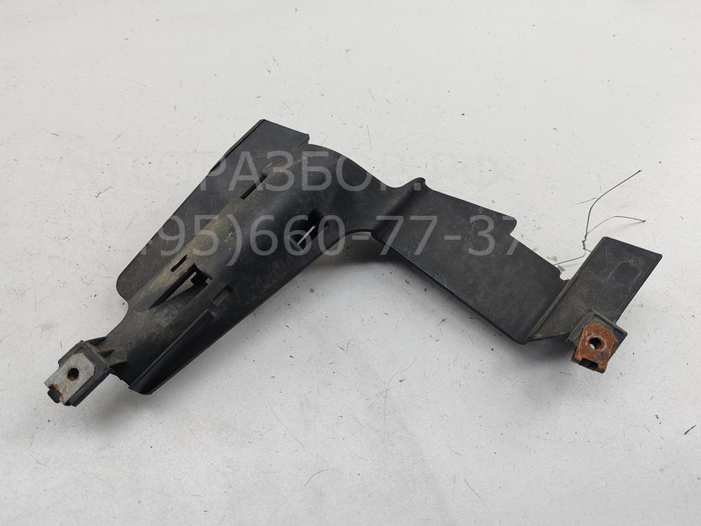 Крепеж фары