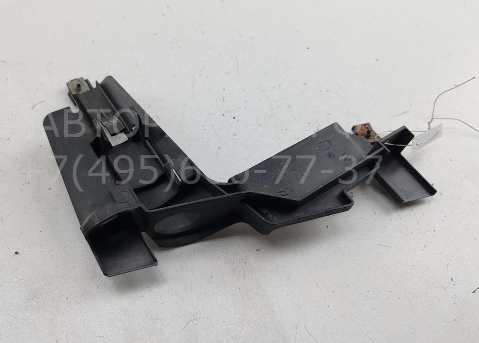 Крепеж фары