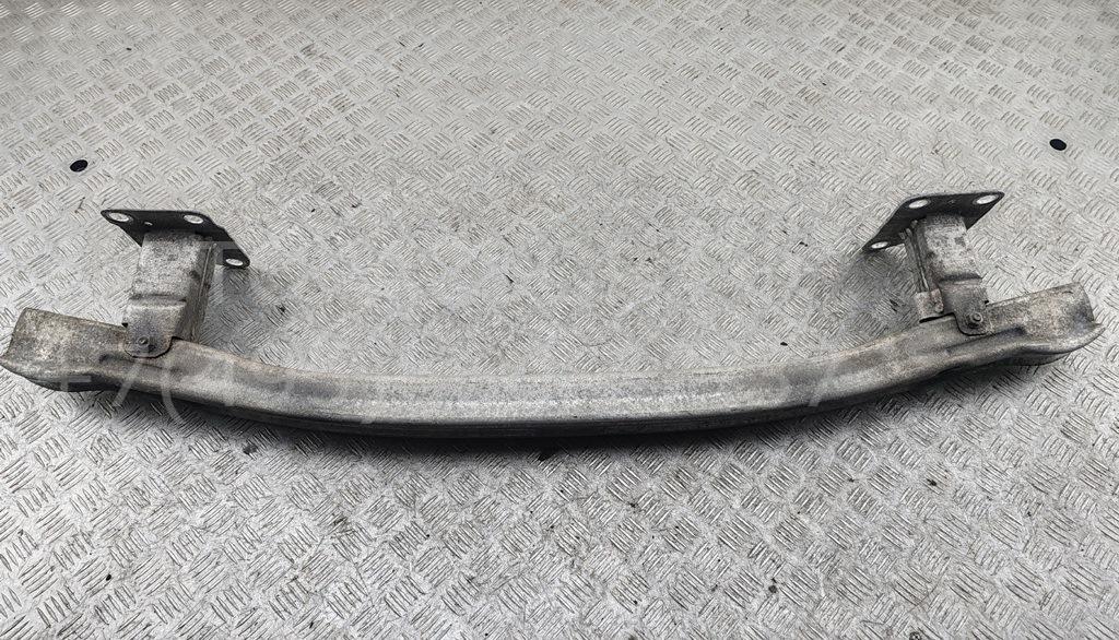 Усилитель переднего бампера