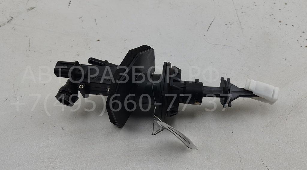 Цилиндр сцепления главный