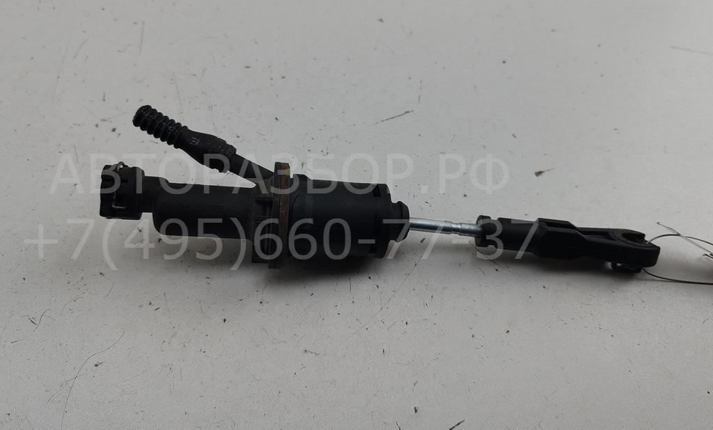 Цилиндр сцепления главный