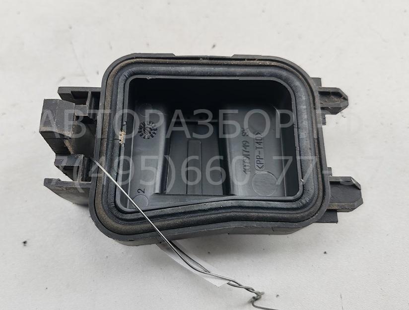 Крышка фары левой