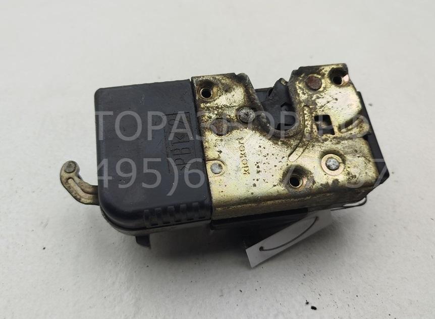 Замок двери передней левой