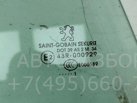 Стекло двери задней правой