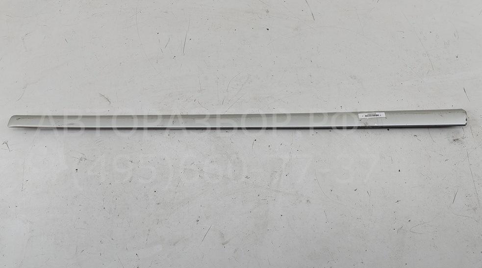 Молдинг двери передней левой