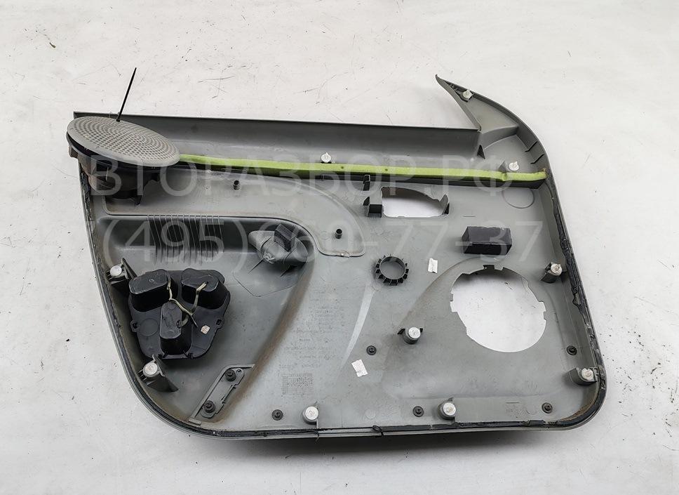 Обшивка двери передней правой