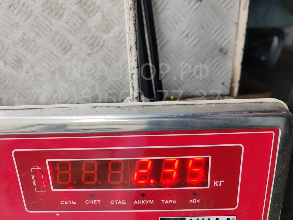 Обшивка двери передней правой