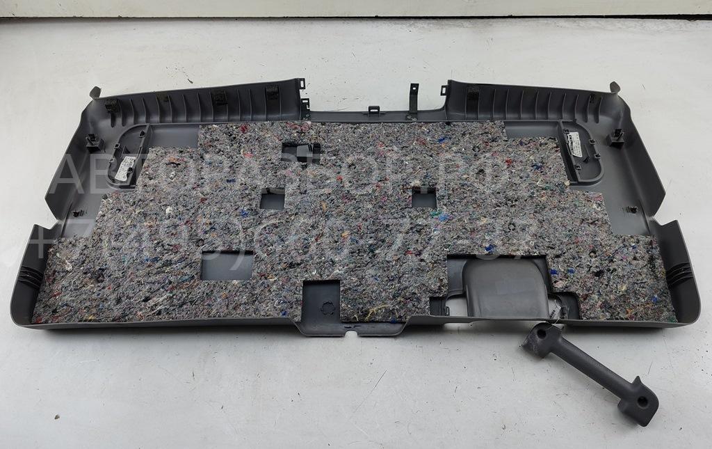 Обшивка крышки багажника