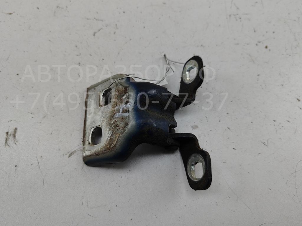 Петля двери