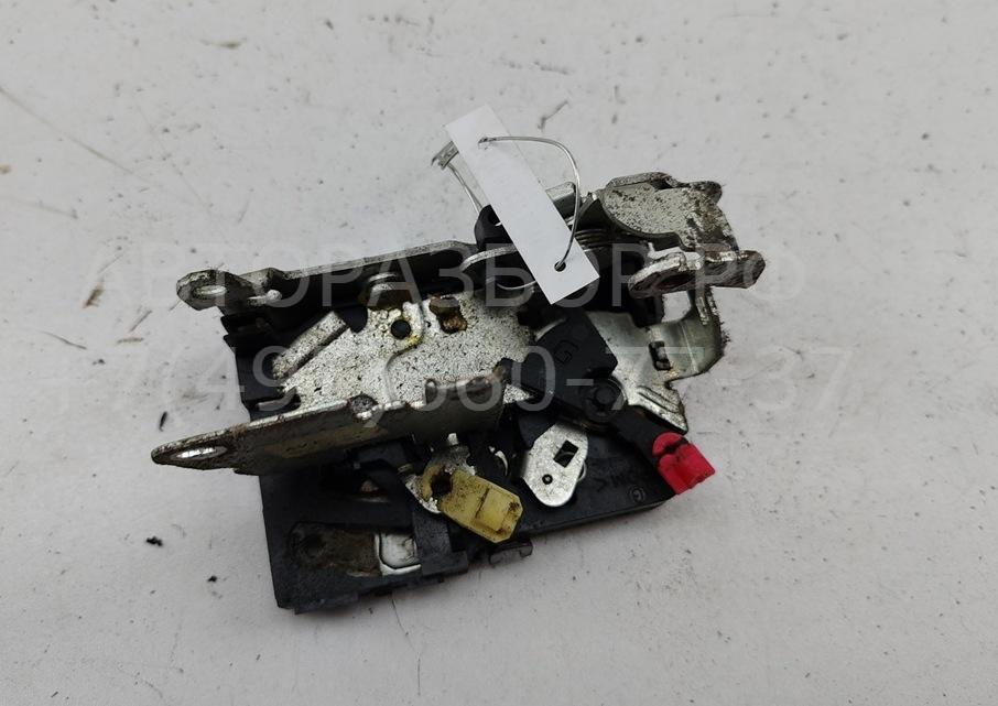 Замок двери передней левой