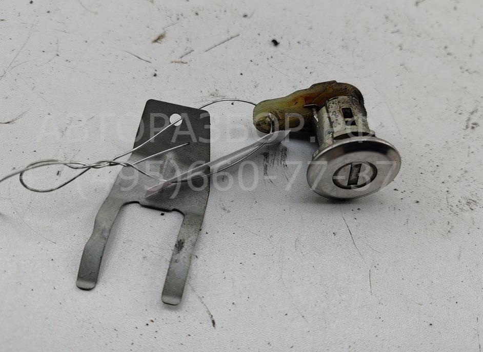 Вставка замка двери