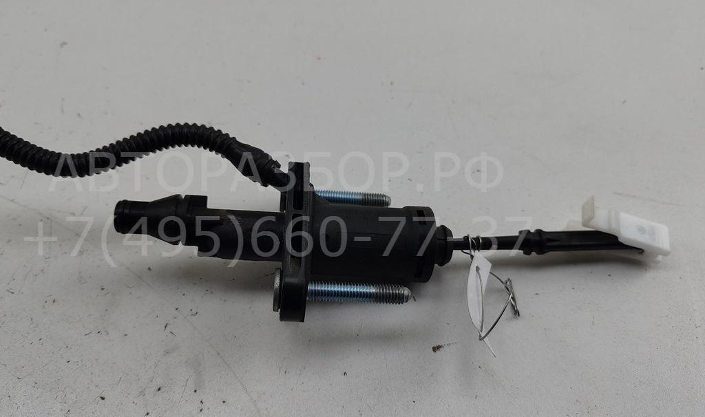 Цилиндр сцепления главный