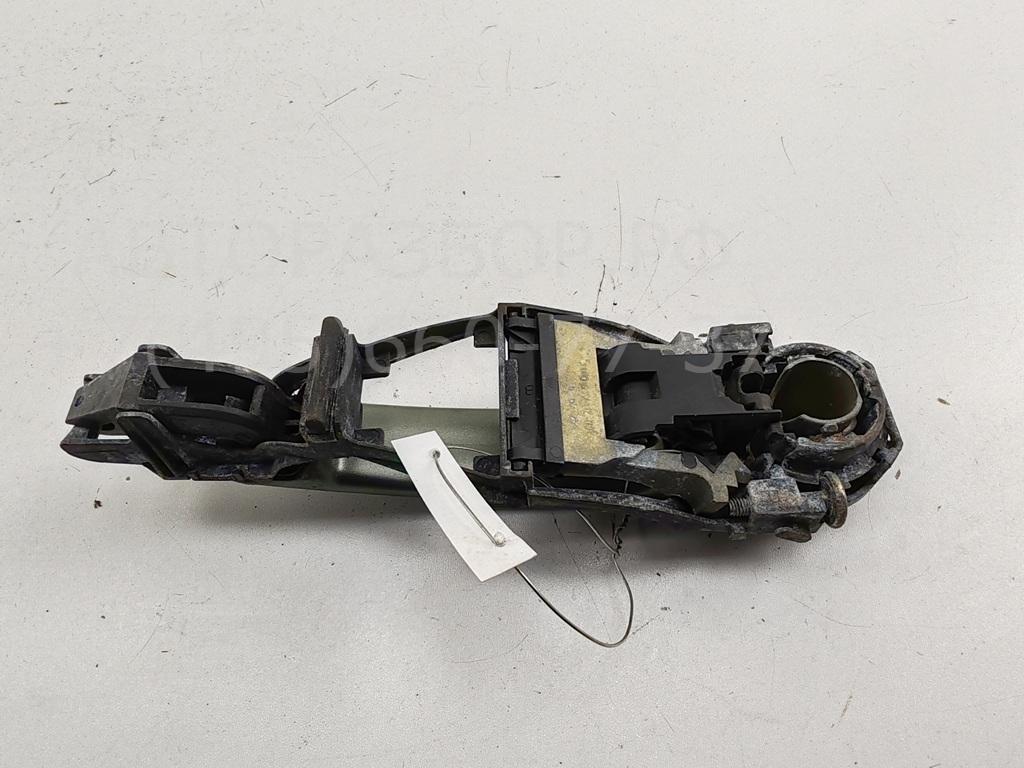 Ручка двери передней наружная правая