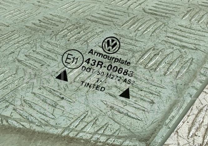 Стекло двери задней левой