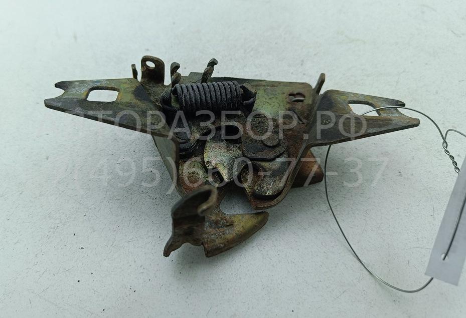 Замок капота