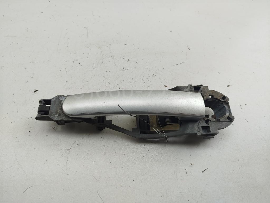 Ручка двери передней наружная правая