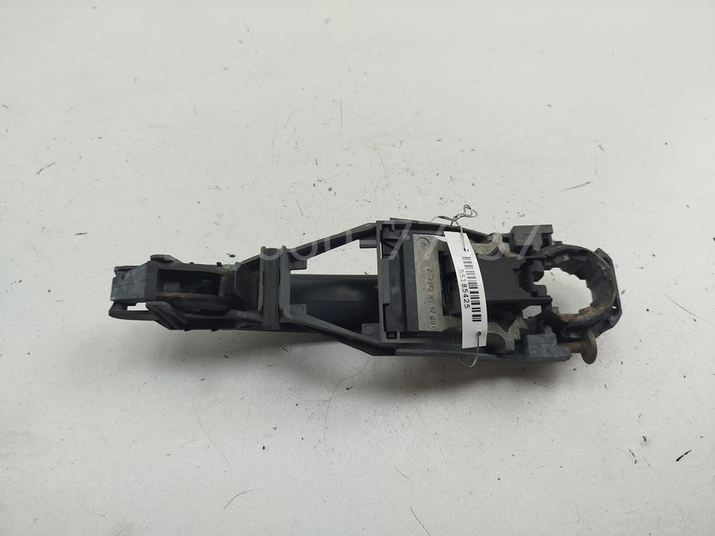 Ручка двери передней наружная правая