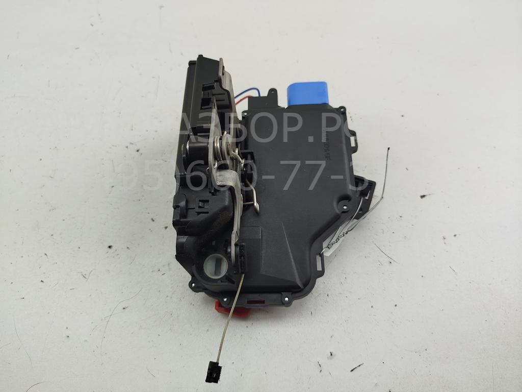 Замок двери передней левой