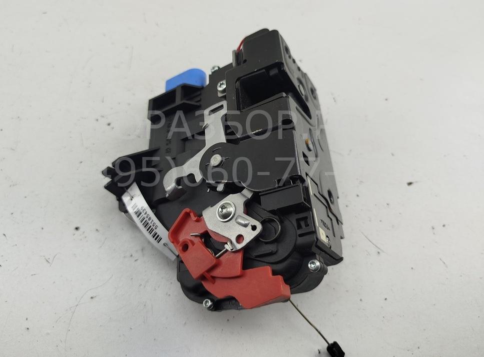 Замок двери передней левой