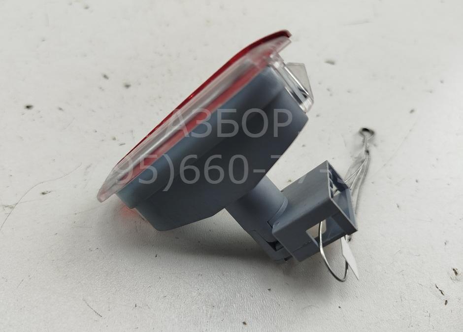 Отражатель передний правый у фары