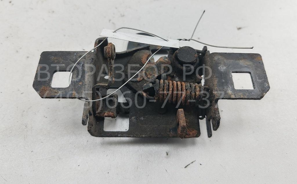 Замок капота