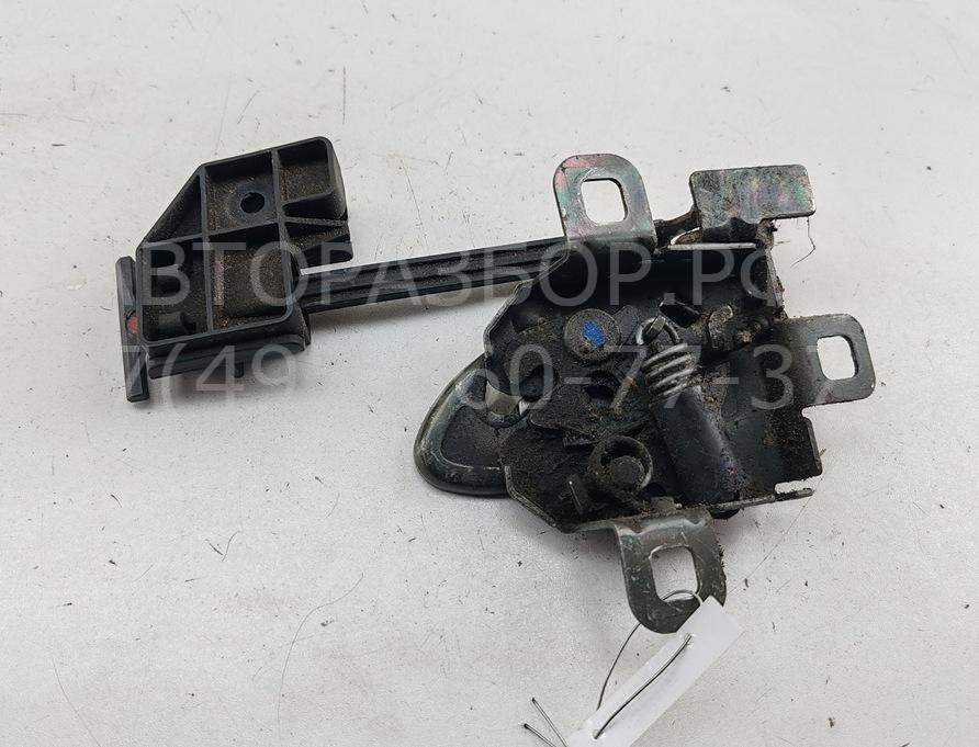 Замок капота